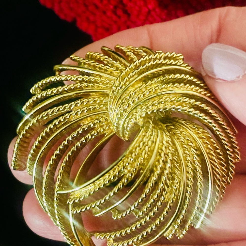 Vintage Monet Gold Tone Mirodor Wheat Bouquet Brooch Pin